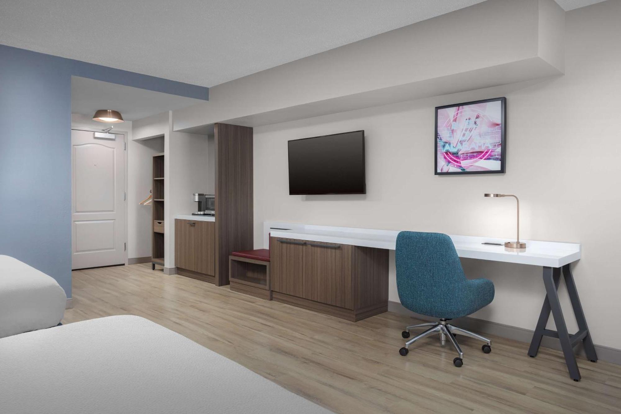 Queen Room with Two Queen Beds - Mobility Access
